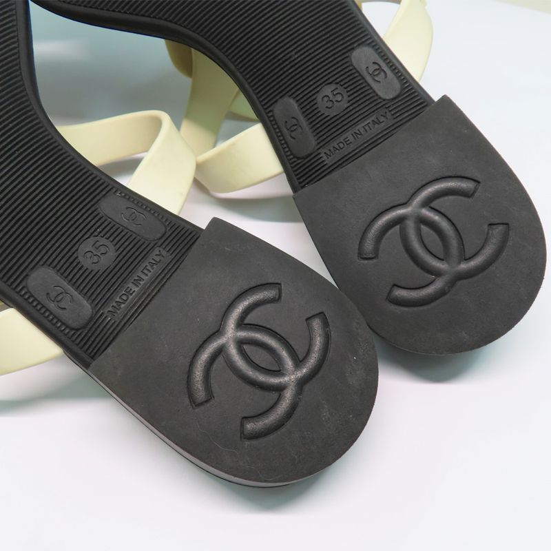 Chanel Camellia Beach Sandals Flat Heel 35 Black White Rubber Thong