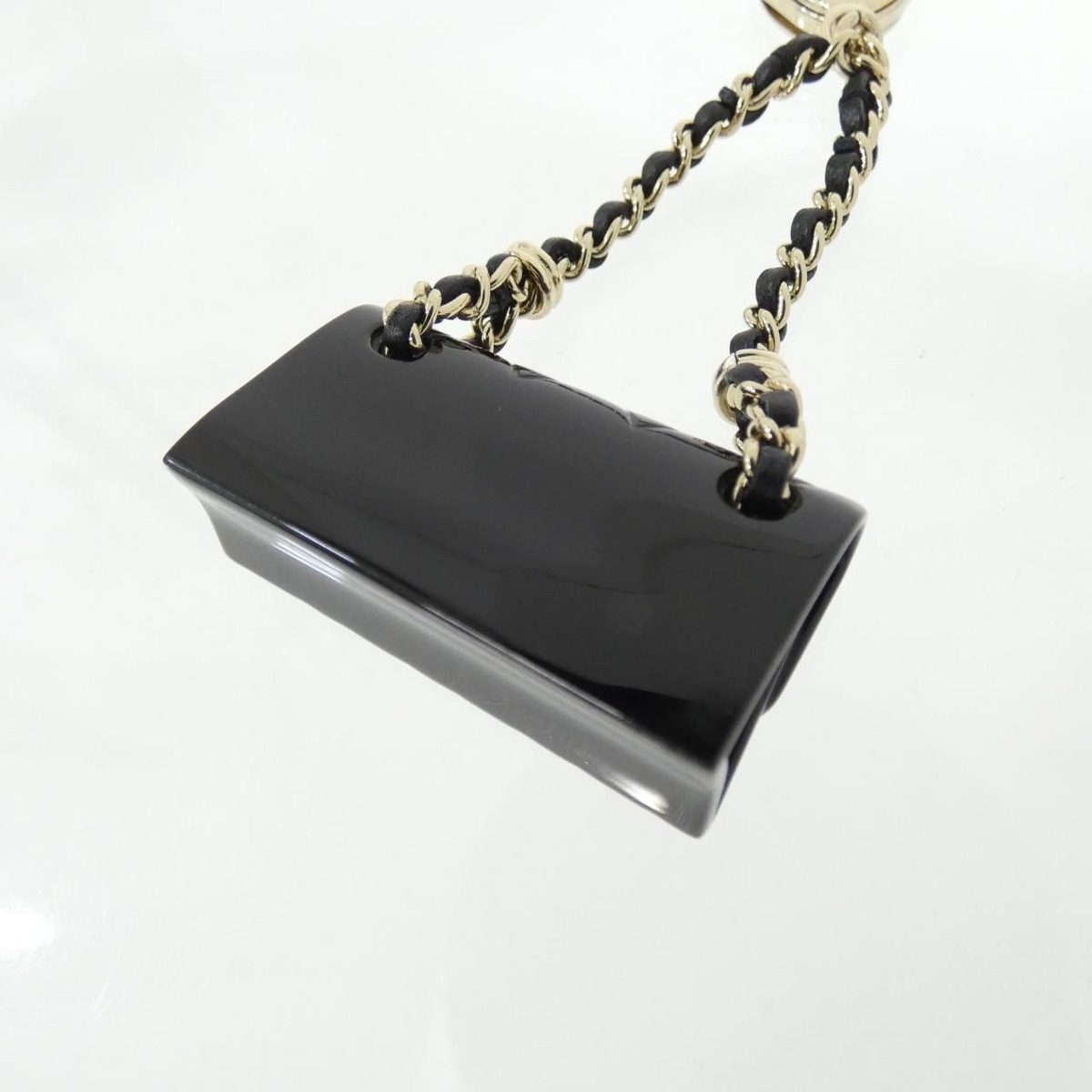 Chanel Key Holder Gold — view 3