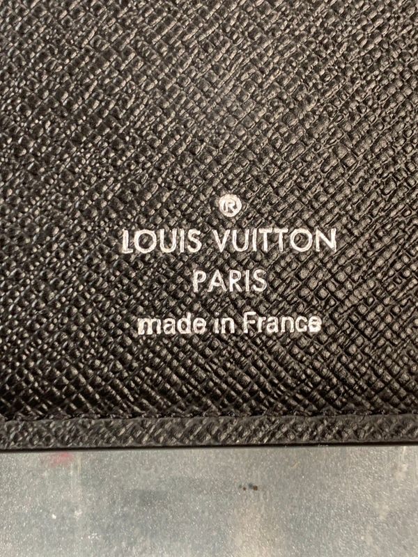 2577 Louis Vuitton Portefeuille Brazza Long Wallet M32572 Taiga Ardoise Black