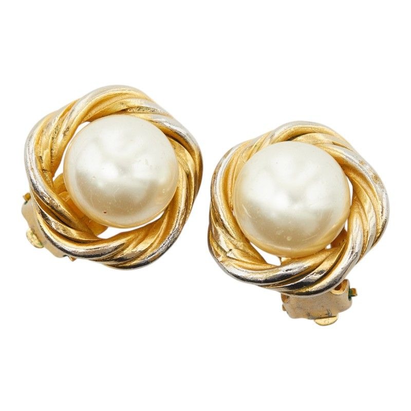 Chanel Vintage Pearl Gold Plated