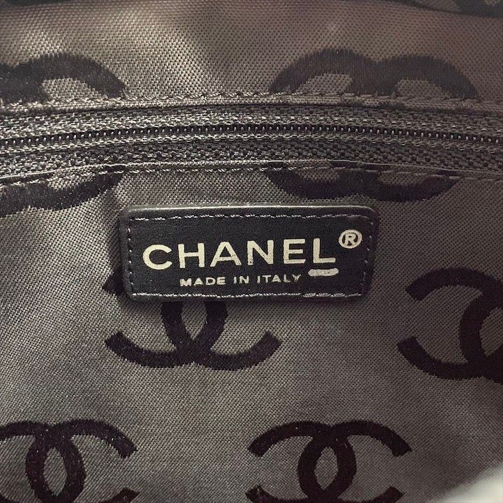 Chanel CC Logo Quilted Lambskin Cambon Hand Tote Pink Purse