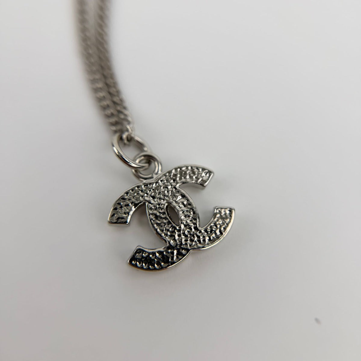 Chanel CC Logo Necklace Silver Vintage — view 6