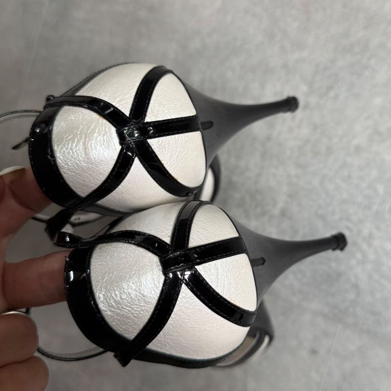 Chanel Pearl Coco Mark Ribbon Design Pumps Leather Patent Leather Black White