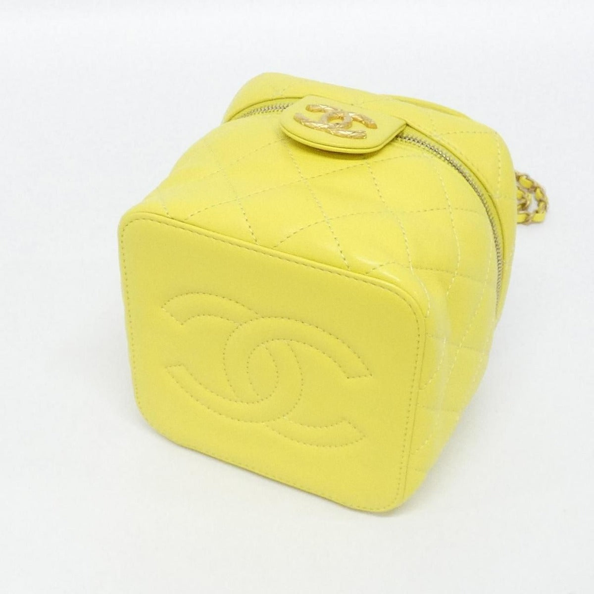 Chanel Bag Gold — view 3