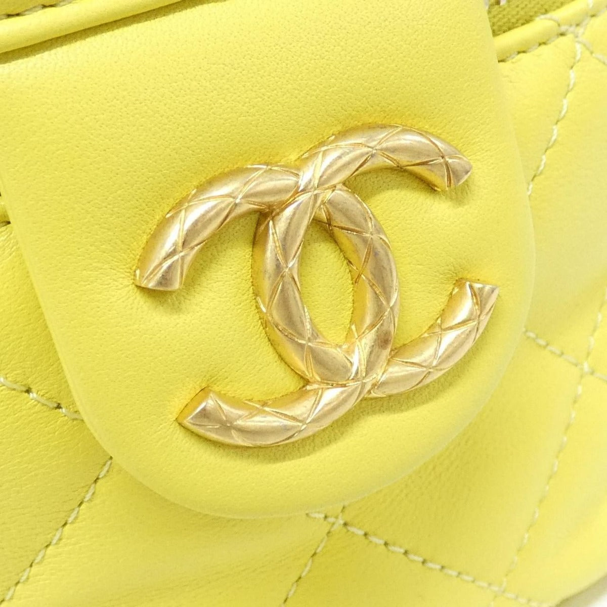 Chanel Bag Gold — view 4