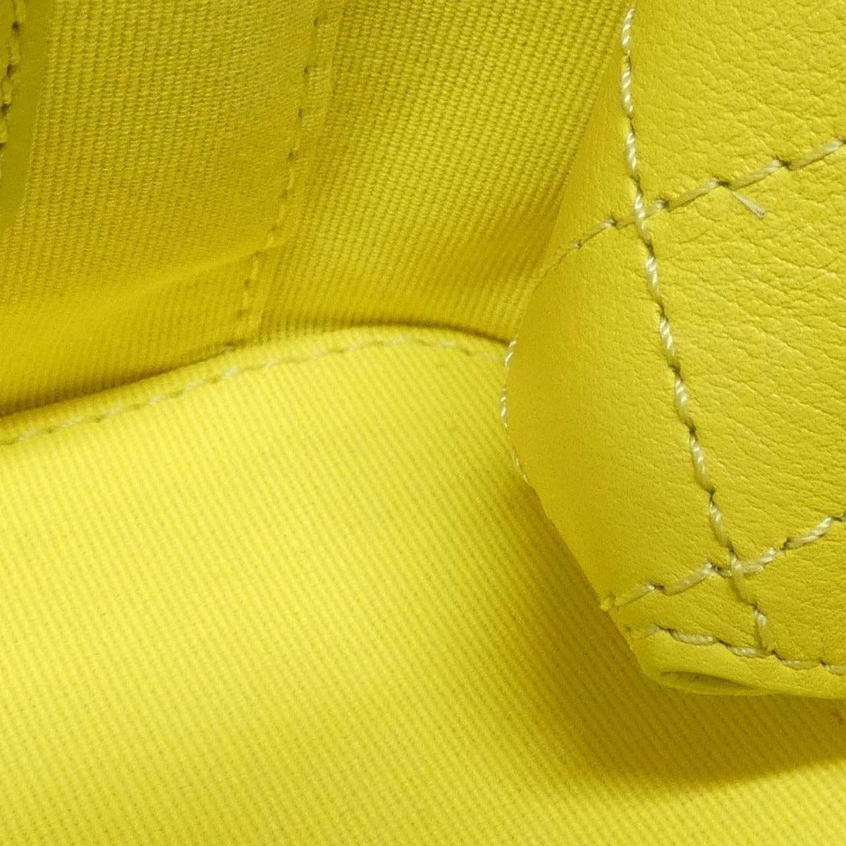 Chanel Bag Gold — view 8