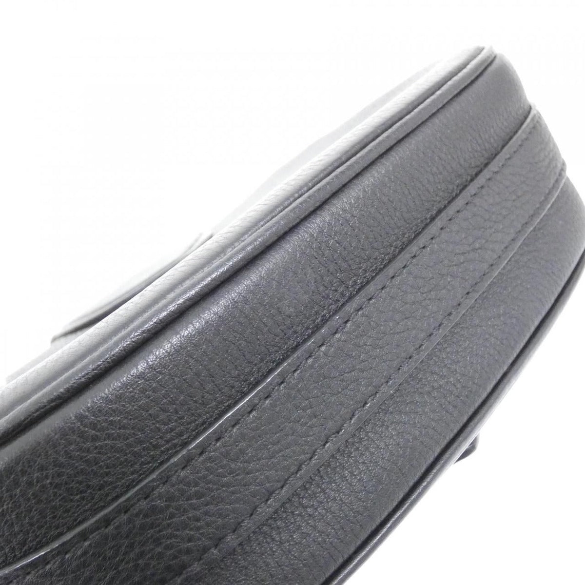Louis Vuitton LV Pont Neuf Soft PM Shoulder Bag — view 3