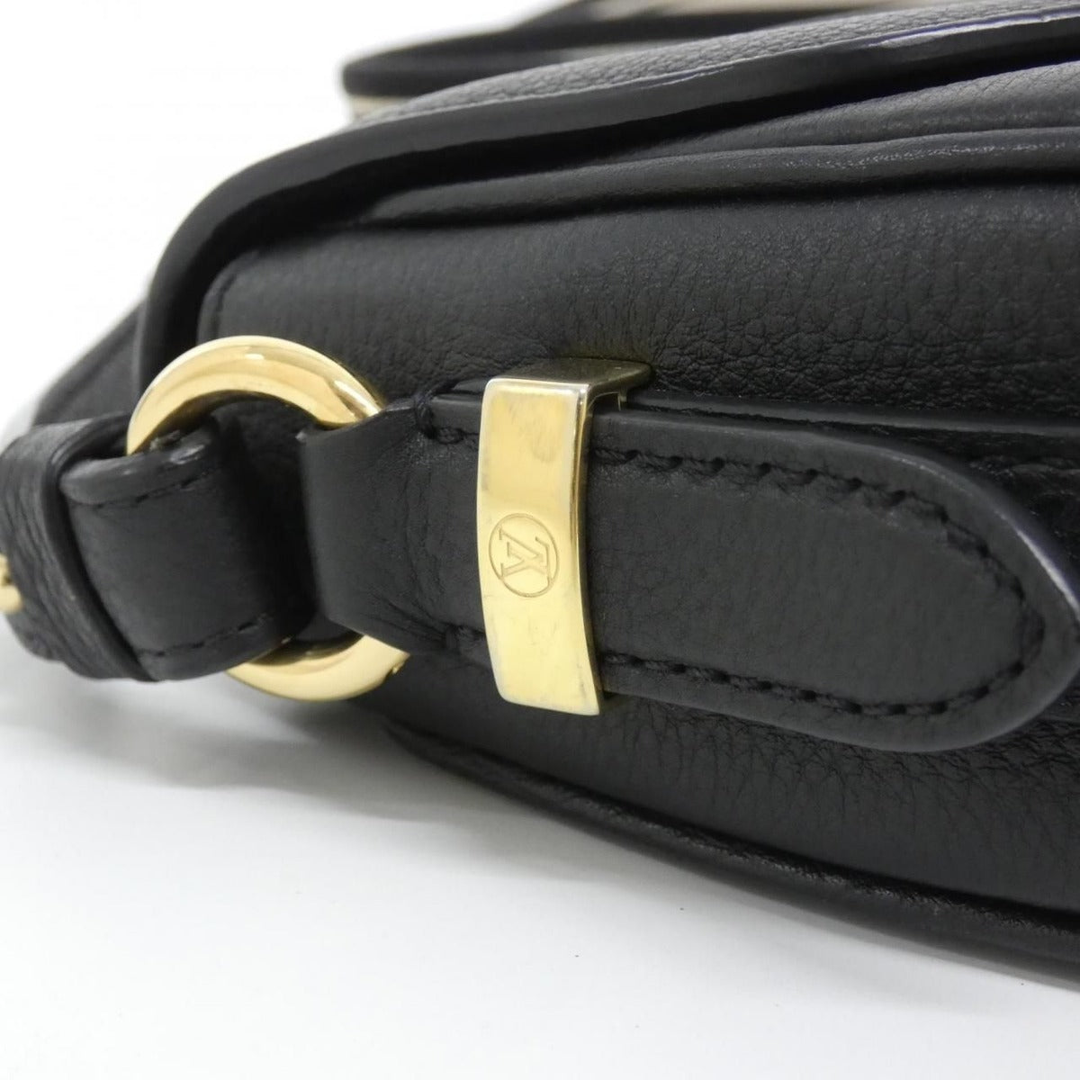 Louis Vuitton LV Pont Neuf Soft PM Shoulder Bag — view 5