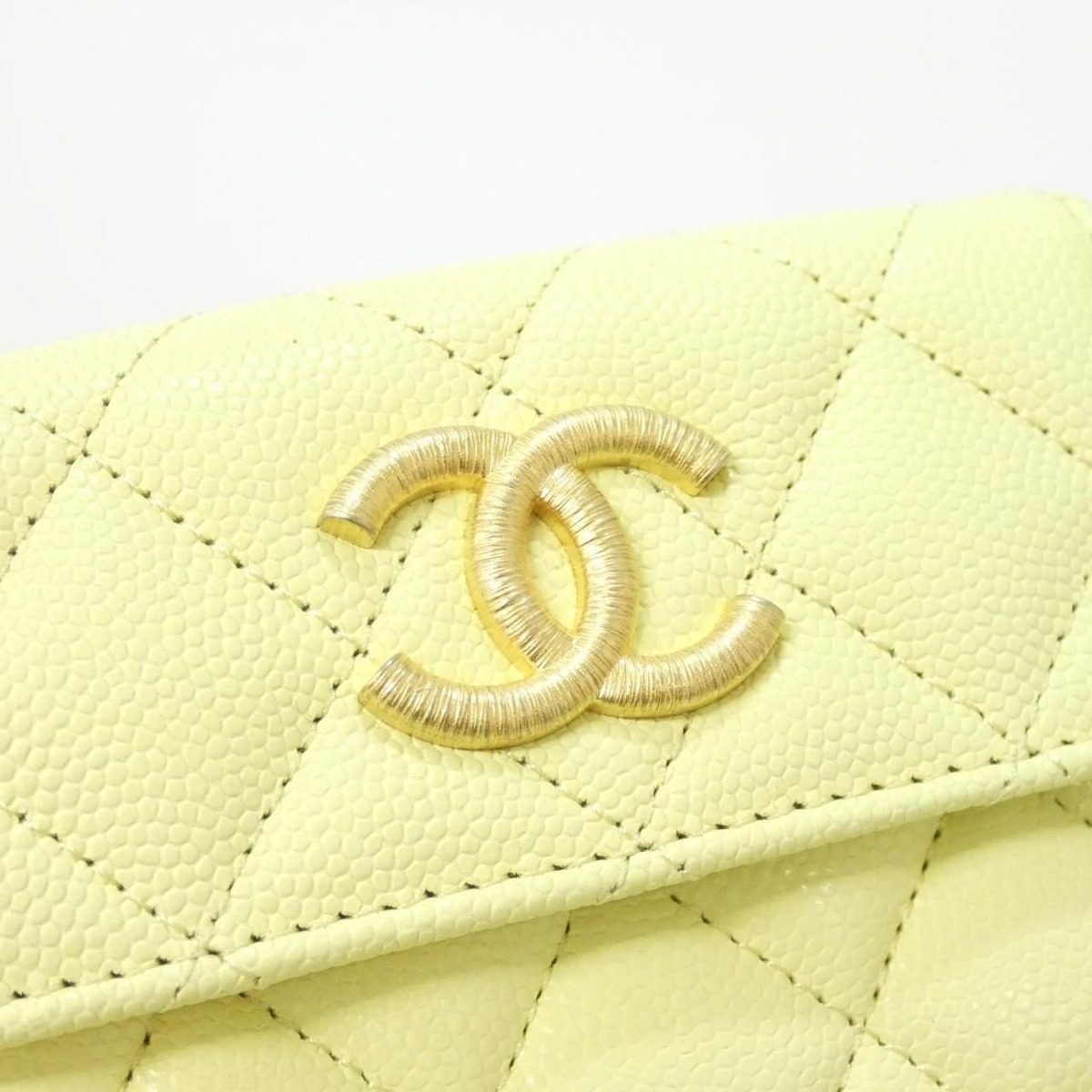 Chanel Wallet Yellow — view 5