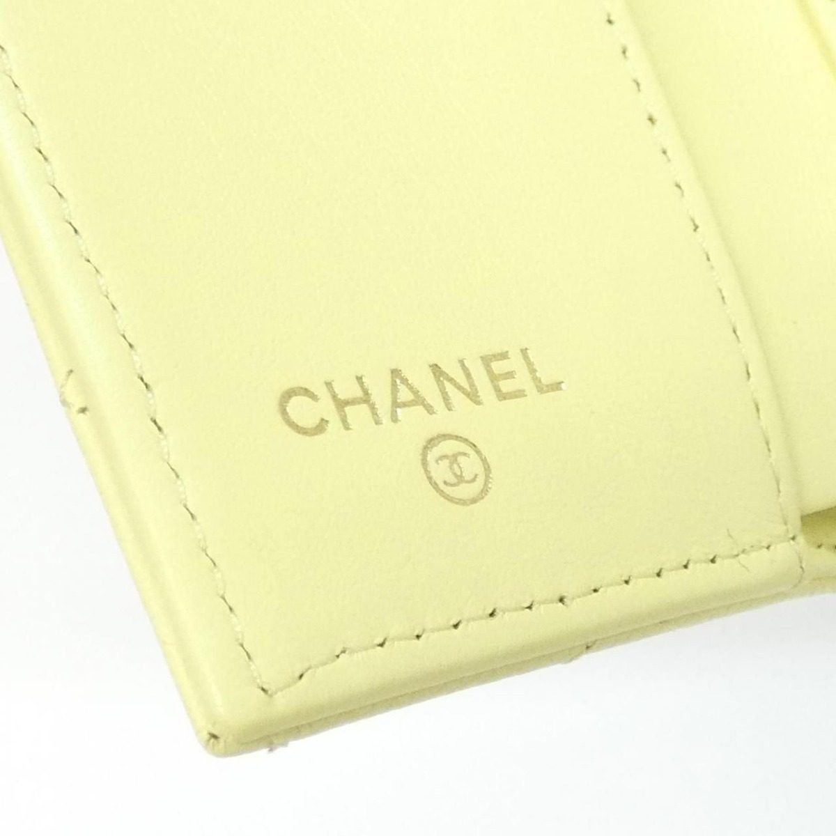 Chanel Wallet Yellow — view 7
