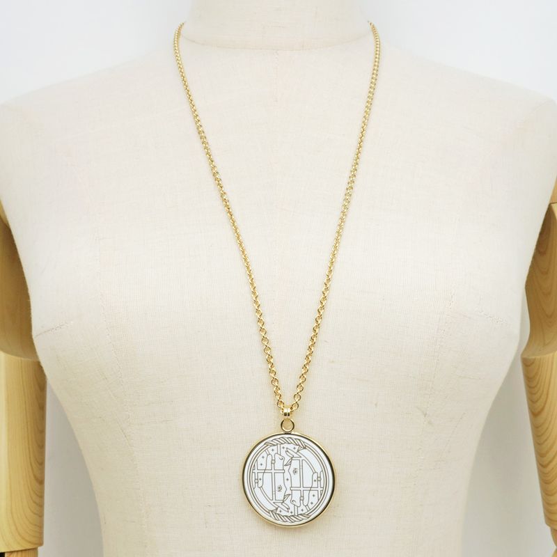 Hermes Medaille Quadrige GM Blanc Gold Hardware Pendant Necklace
