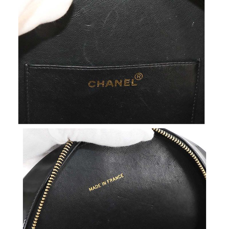 Chanel Matelasse Round Vanity Hand Bag Enamel Black White Vintage Gold Hardware