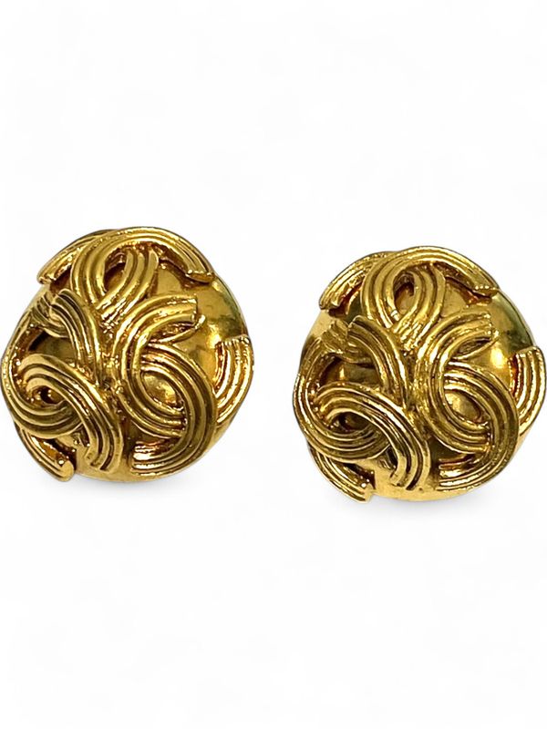 Chanel 22114899007630 94A Triple Coco Mark Earrings Ladies Gold -