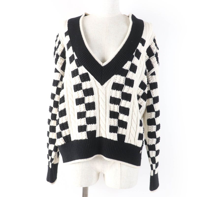 CHANEL P74123k10621 Cashmere Coco Mark Button Cable Knit Deep V-neck Long