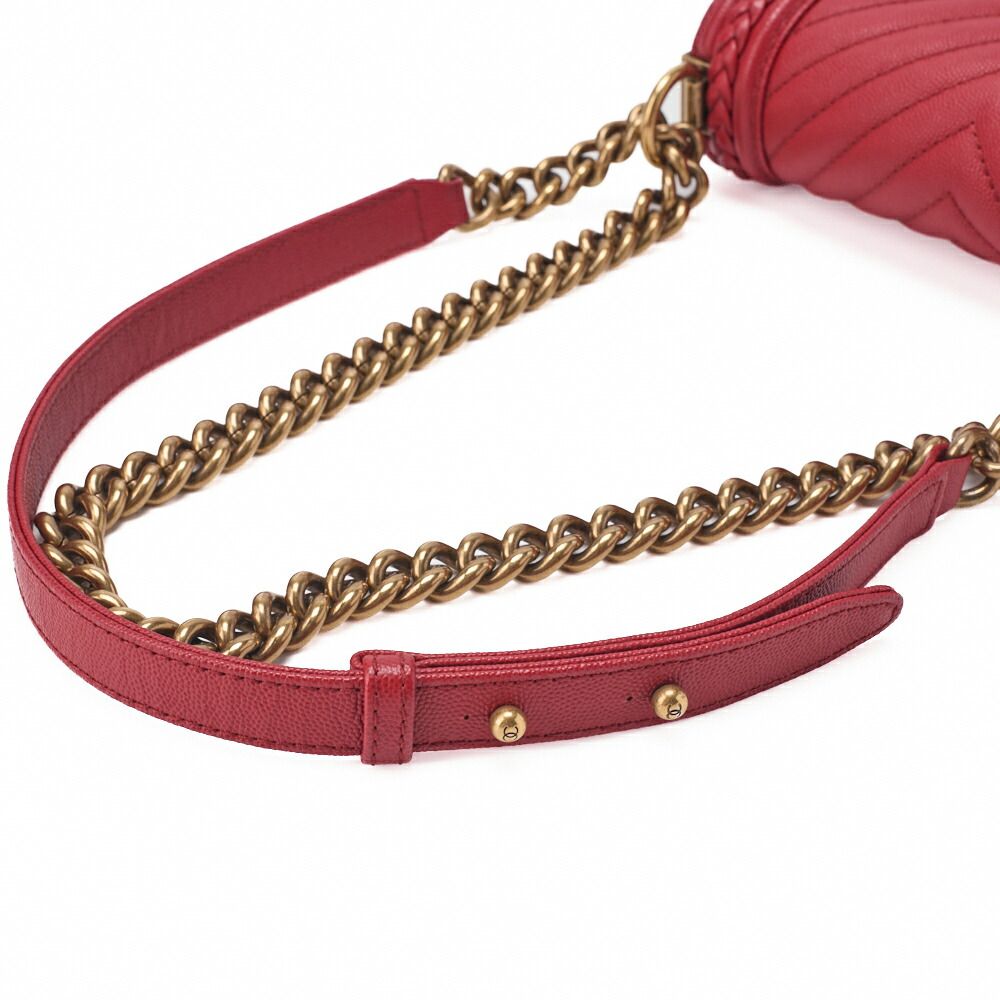 Chanel Boy Chanel V-stitched Chain Shoulder Caviar Skin Red (gold Hardware)