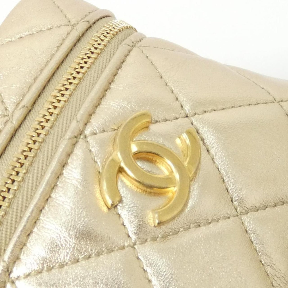 Chanel Pouch Gold — view 5