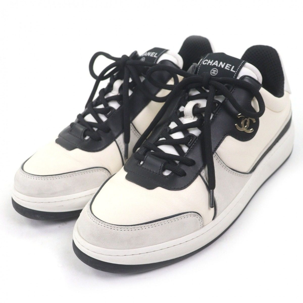 Chanel Leather Suede CC Logo Low Cut Sneakers Ivory Black