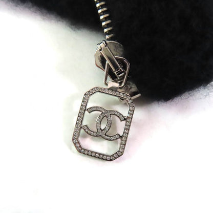 CHANEL P74369 Cashmere Silk Blend With Rhinestone Coco Mark Buttons Matelasse