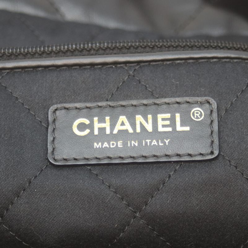 Chanel As3260 Black Shiny Calf Chanel 22 Small Ghardware