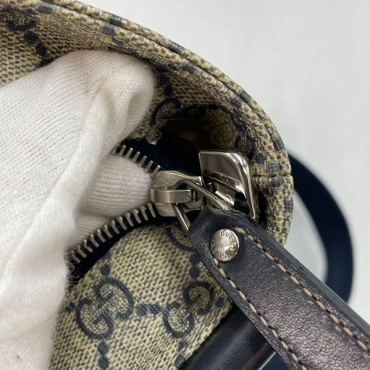Gucci GG Supreme Shoulder Bag Navy School Commuting — view 8
