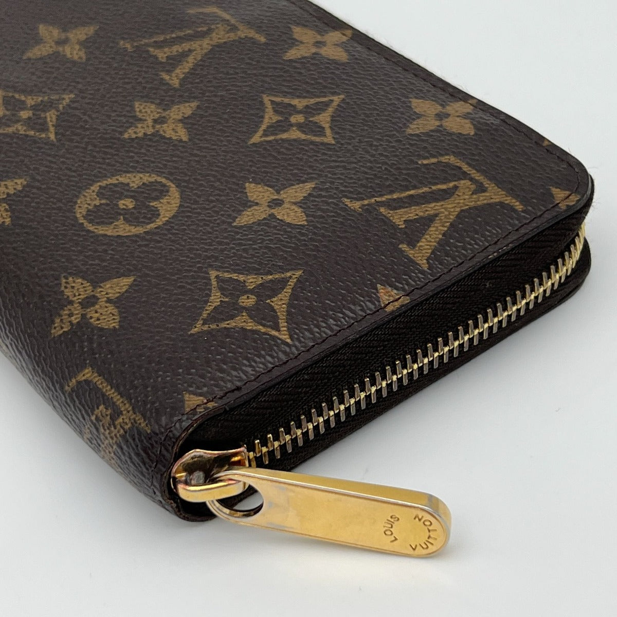 Louis Vuitton Monogram Zippy Wallet — view 7