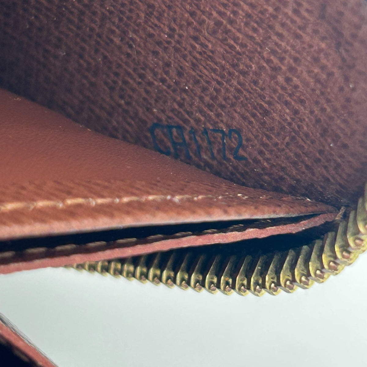 Louis Vuitton Monogram Zippy Wallet — view 9