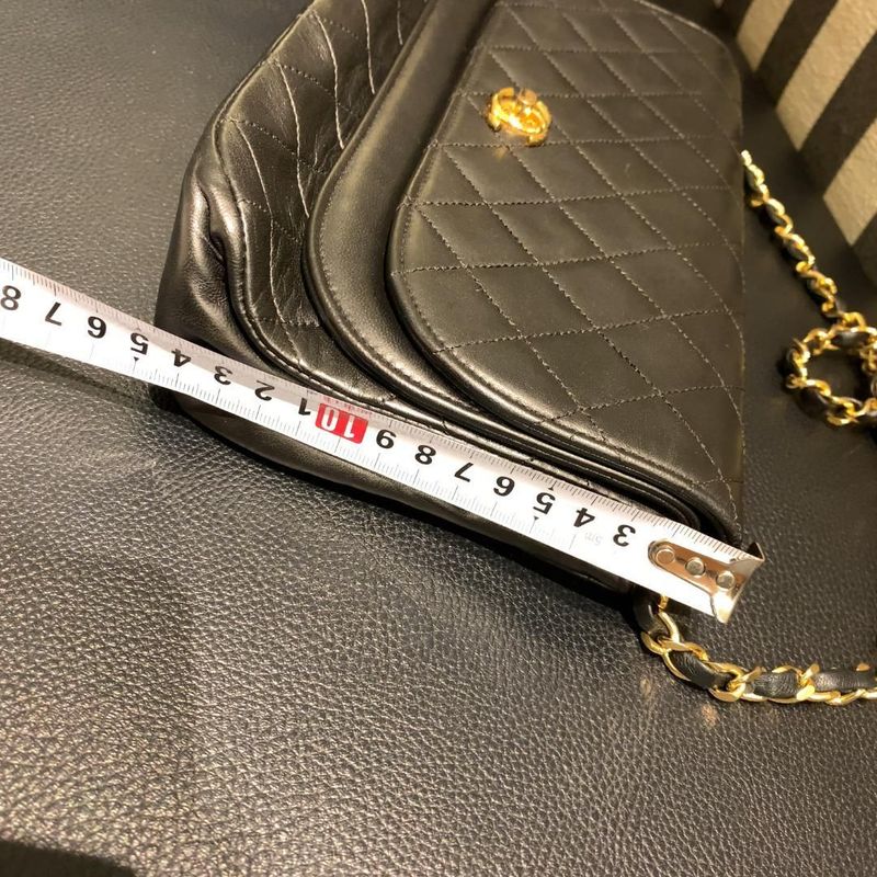 ◎ Authentic Chanel Half Moon Shoulder Bag Lambskin Black