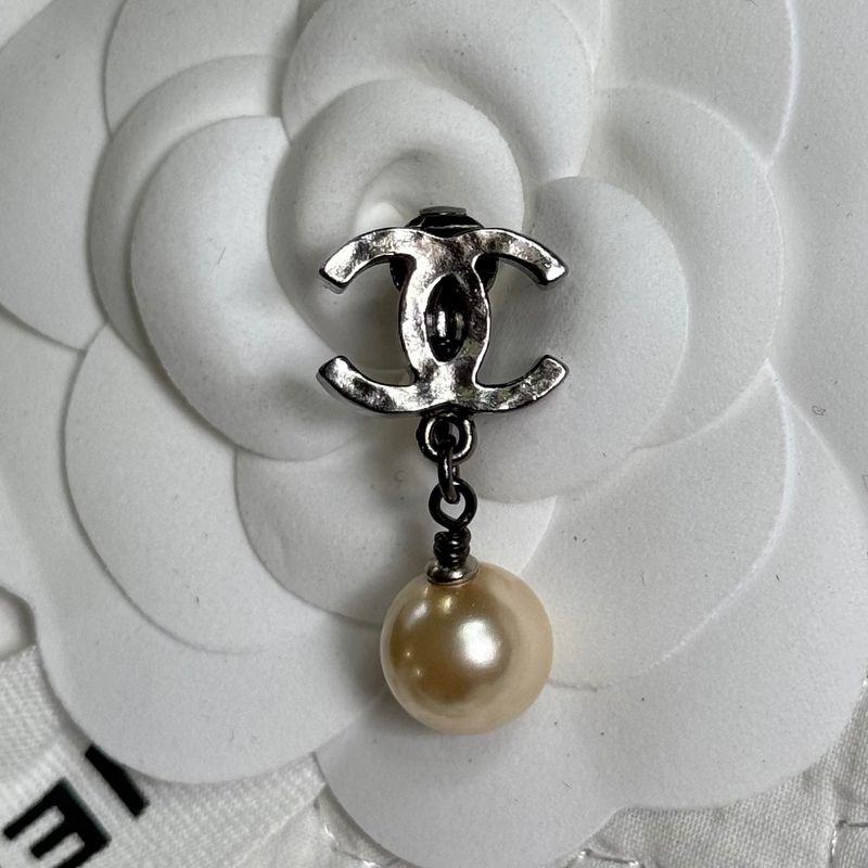 Chanel Pearl Earrings One Ear Silver Coco Mark with Claw S