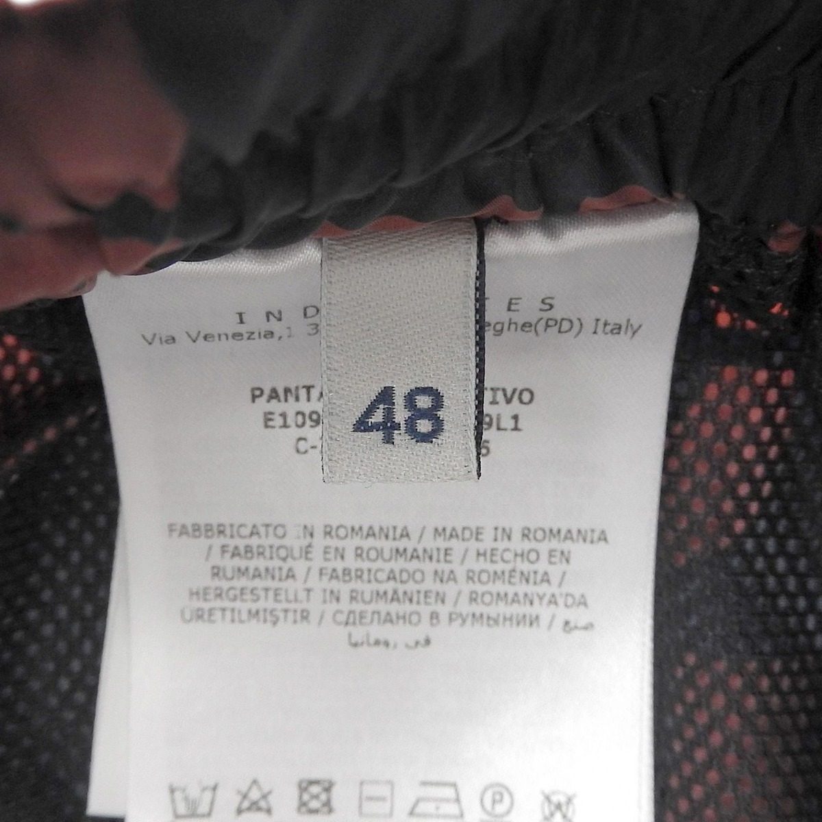 Moncler Genius 2 Pantalone Sportivo All Logo Print Pants with Patch Navy Red — view 6