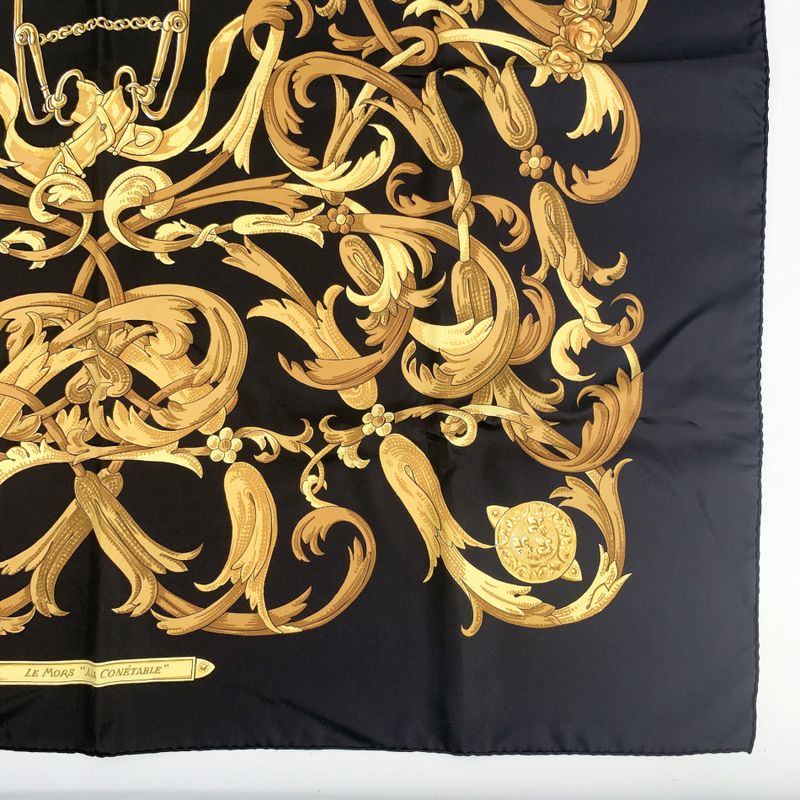 Hermes Carre 90 LE MORS A LA Conetable Gag Grace Black And Gold Scarf With Box