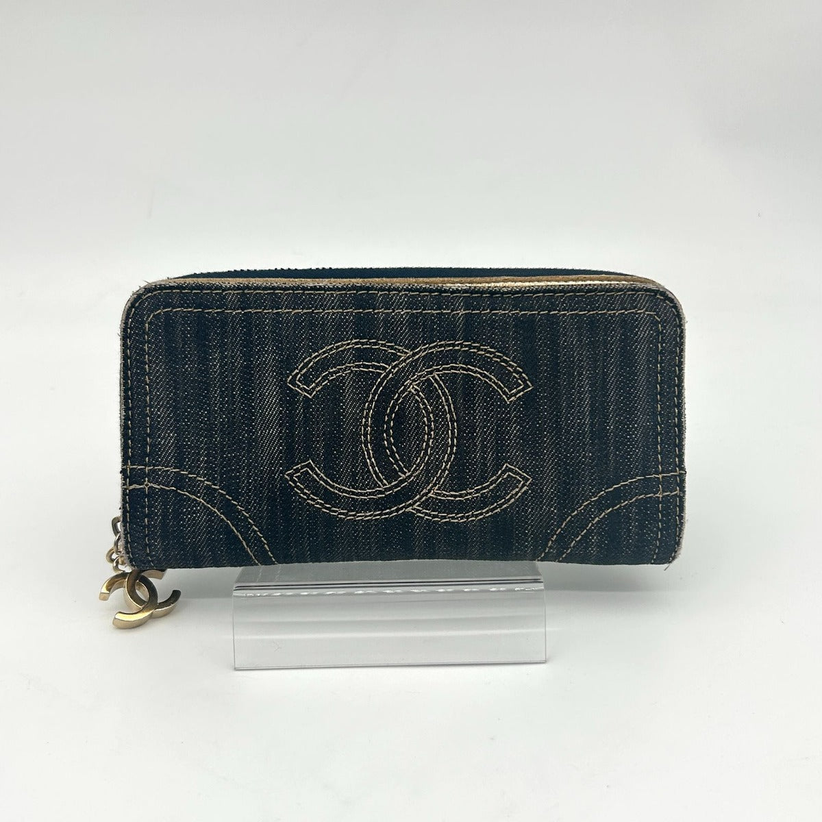 Chanel Spark Ring Denim Zip Around Wallet CC Logo Blue Gold