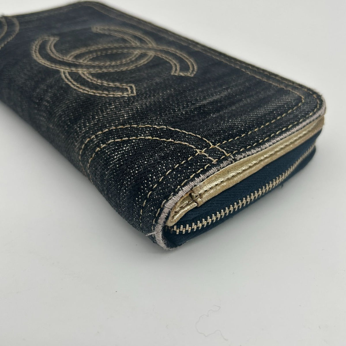 Chanel Spark Ring Denim Zip Around Wallet CC Logo Blue Gold — view 13