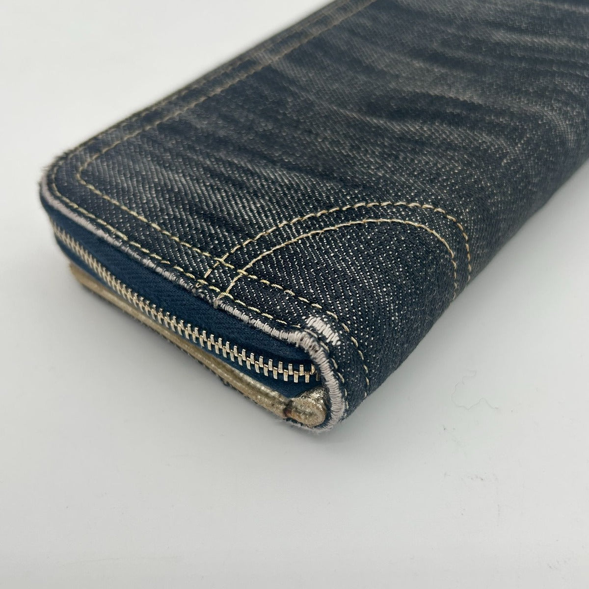 Chanel Spark Ring Denim Zip Around Wallet CC Logo Blue Gold — view 14