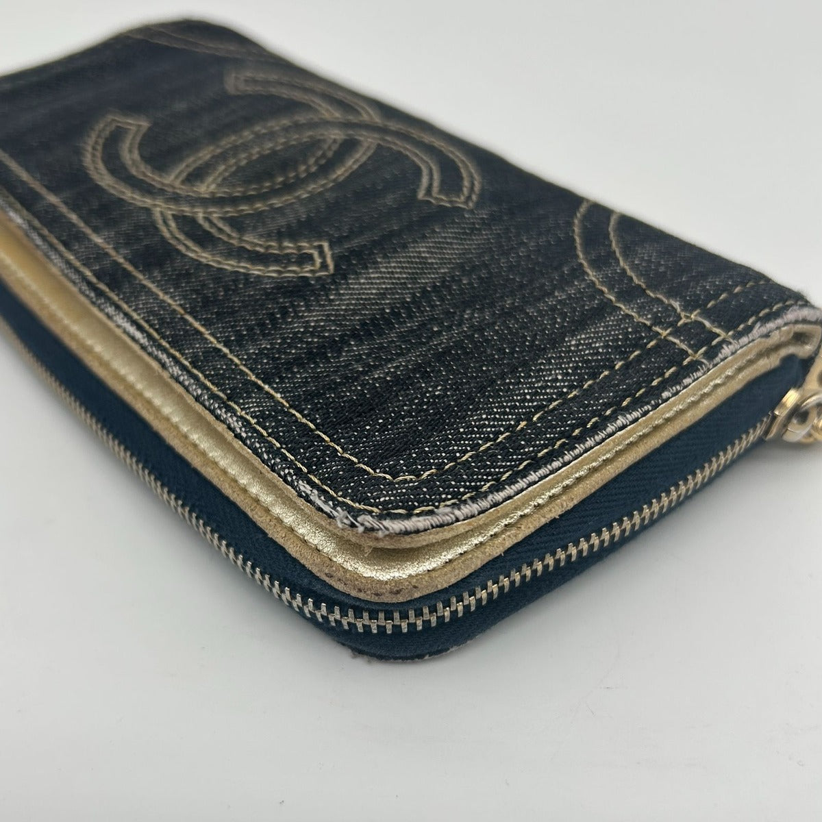 Chanel Spark Ring Denim Zip Around Wallet CC Logo Blue Gold — view 7