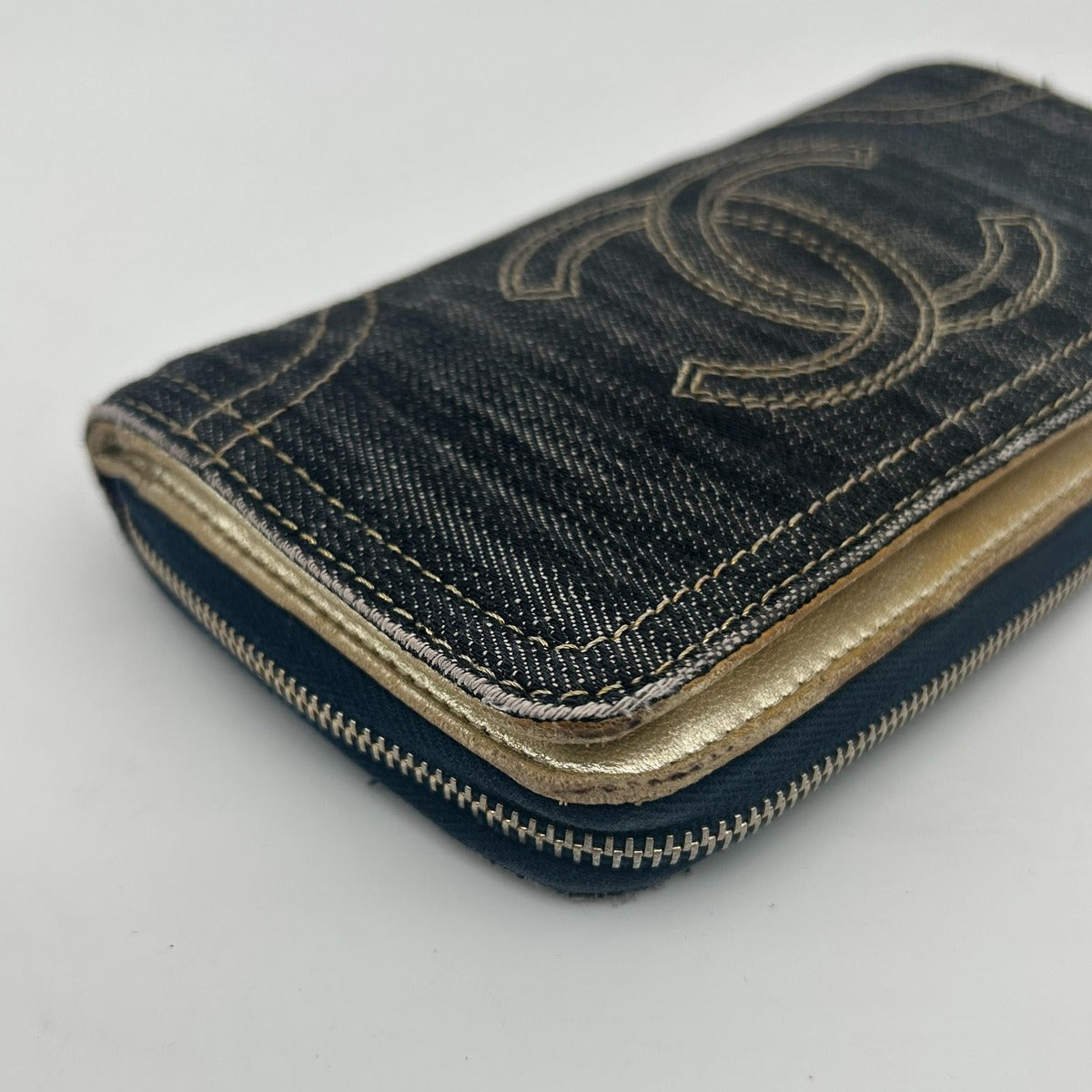 Chanel Spark Ring Denim Zip Around Wallet CC Logo Blue Gold — view 8