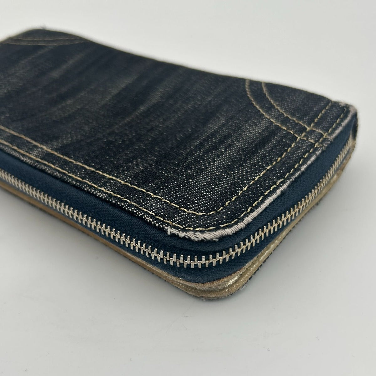 Chanel Spark Ring Denim Zip Around Wallet CC Logo Blue Gold — view 9