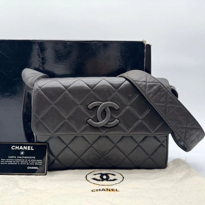 Chanel Shoulder Bag Lambskin Quilted CC Logo Black Leather