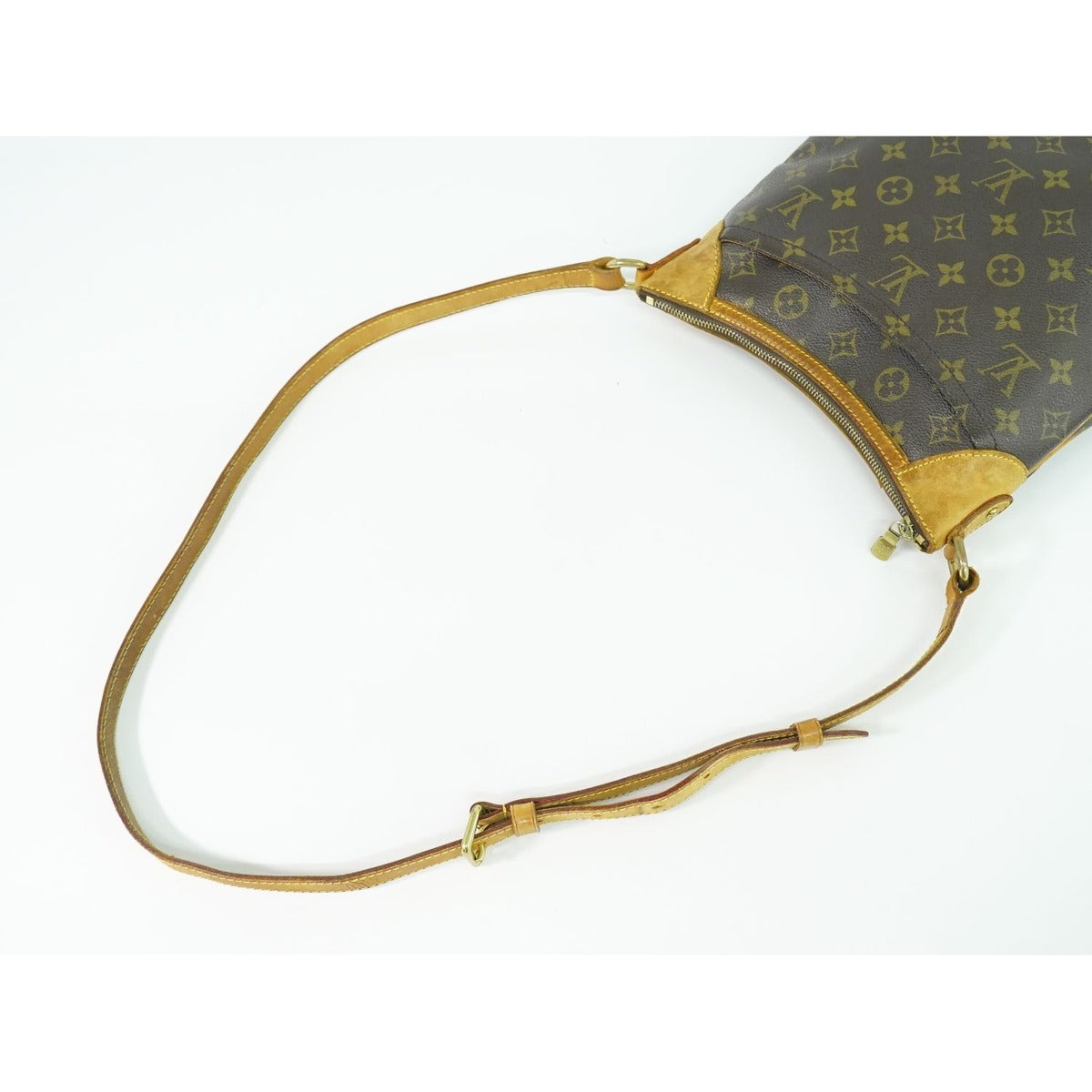 Louis Vuitton LV Odeon PM Monogram Shoulder Bag Pochette Brown — view 5