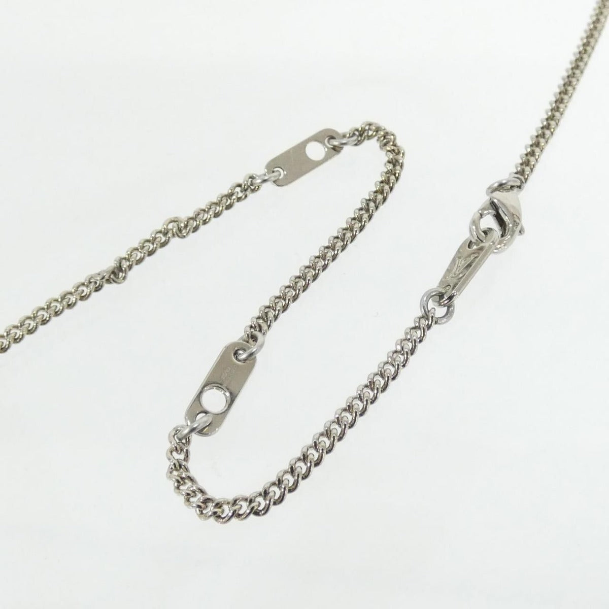 Louis Vuitton Collier Charm's LV Fluo Necklace — view 4