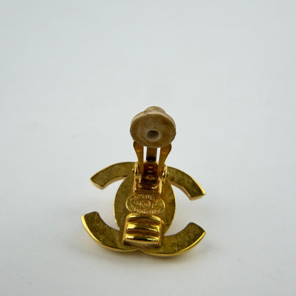 Chanel CC Logo Turnlock Single Earrings Gold Vintage — view 6