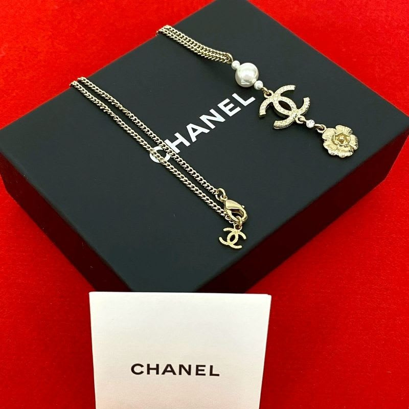 Chanel Coco Mark Flower Motif GP Faux Pearl Necklace Pendant 20AC