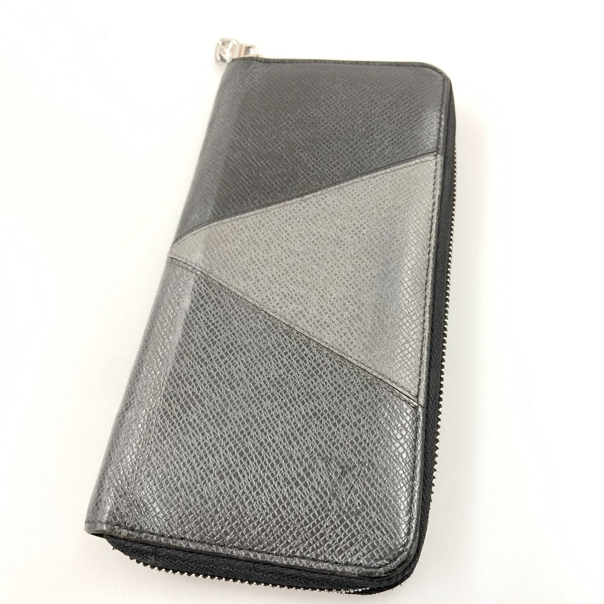 Louis Vuitton Taiga Zippy Wallet Vertical Round Zipper Long Wallet M30731