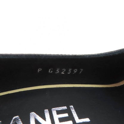 CHANEL 17P G32397 Ribbon Design With Coco Mark Hardware Bicolor Leather Pumps