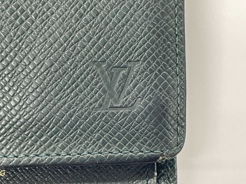 Louis Vuitton Taiga Porte Vieux 3 Cartes Cles Di Compact Wallet Fold Wallet