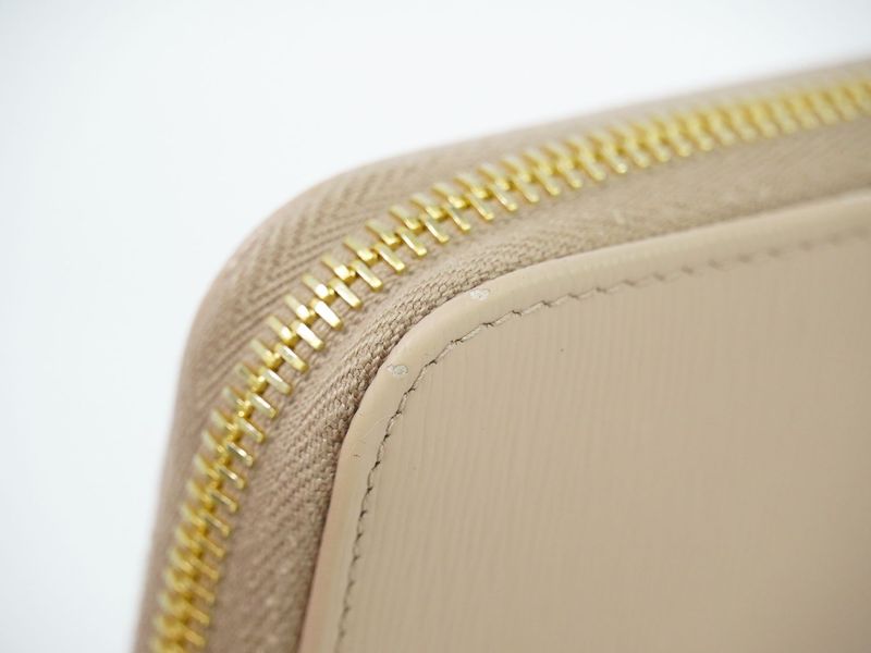 Authentic Prada Leather Round Zipper Long Wallet Long Wallet Beige Wallet