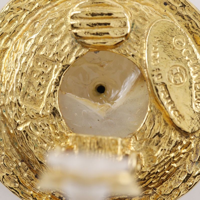 Chanel Round Logo Vintage Gold Plated And Faux Pearl Ladies 21.8g Earring