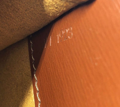 Louis Vuitton Epi Cluny M52253 Shoulder Bag Kenya Brown Ladies Used 005834