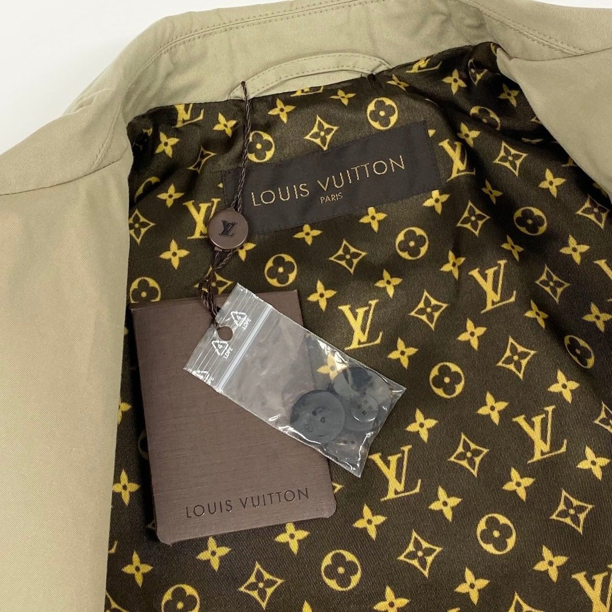 Louis Vuitton Monogram Lining Trench Coat 34 Beige — view 4