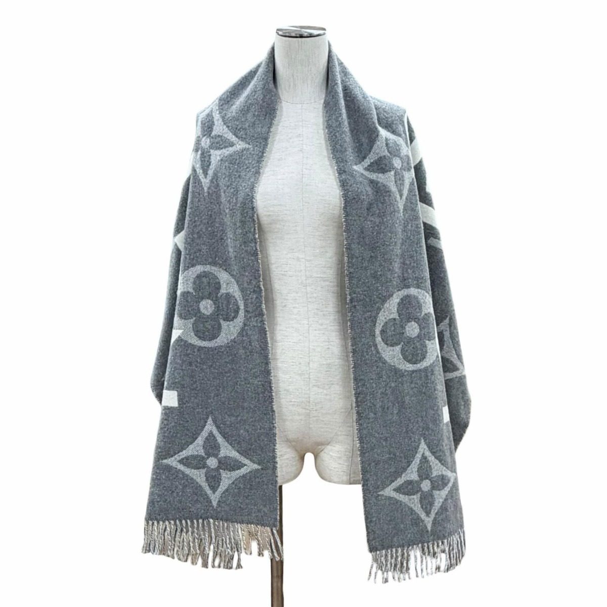 Louis Vuitton Echarpe Monogram Capital Cashmere Wool Scarf with Fringe Gray Off — view 3