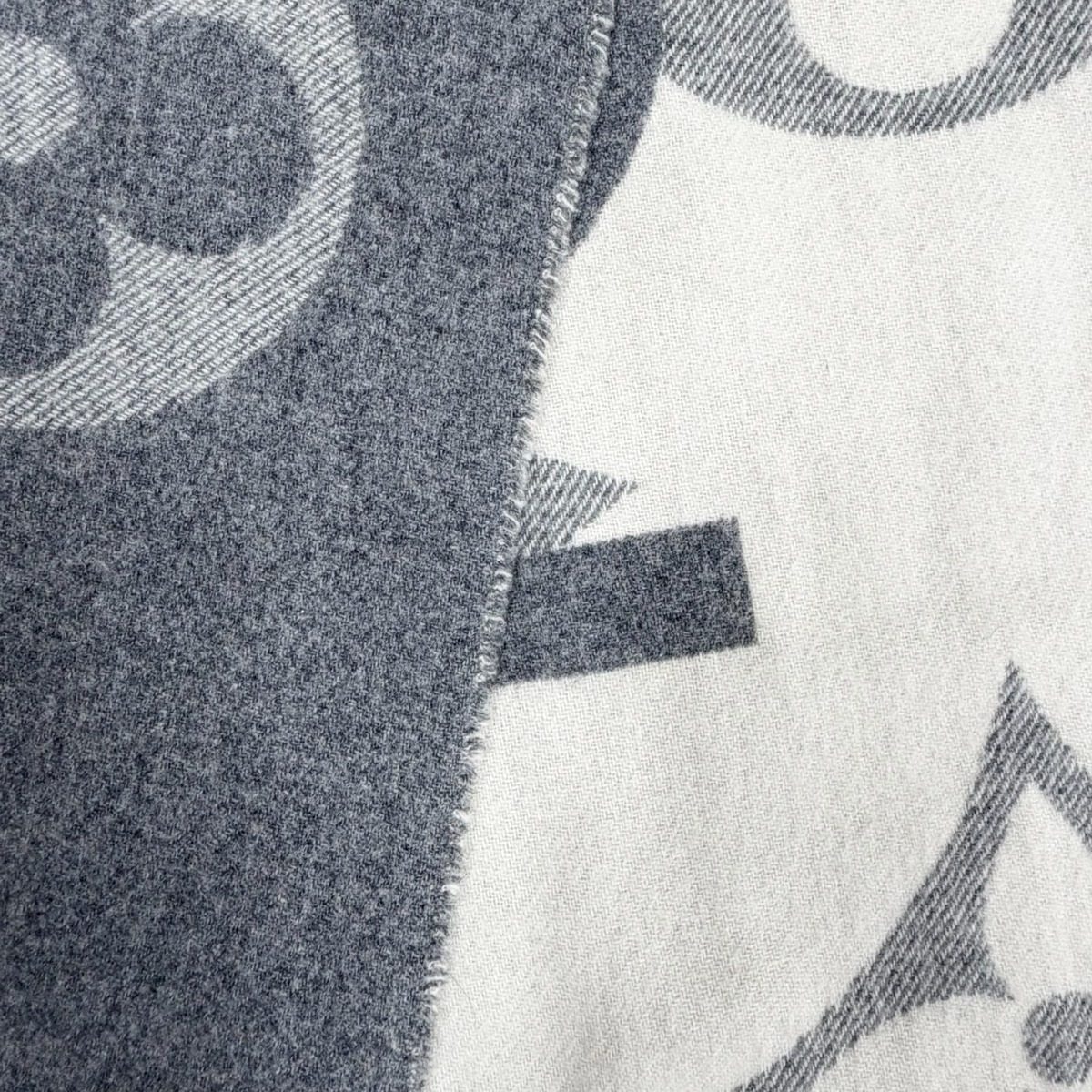 Louis Vuitton Echarpe Monogram Capital Cashmere Wool Scarf with Fringe Gray Off — view 6